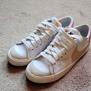 Nike Blazers- pink low tops